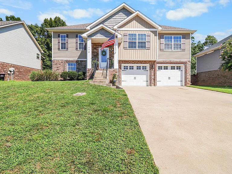 773 Banister Dr — Photo 1