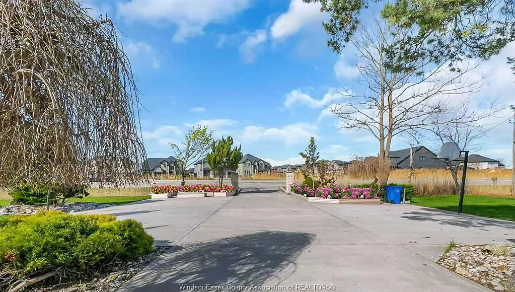 4 bed, 3220 sqft, $4,500 — Photo 3