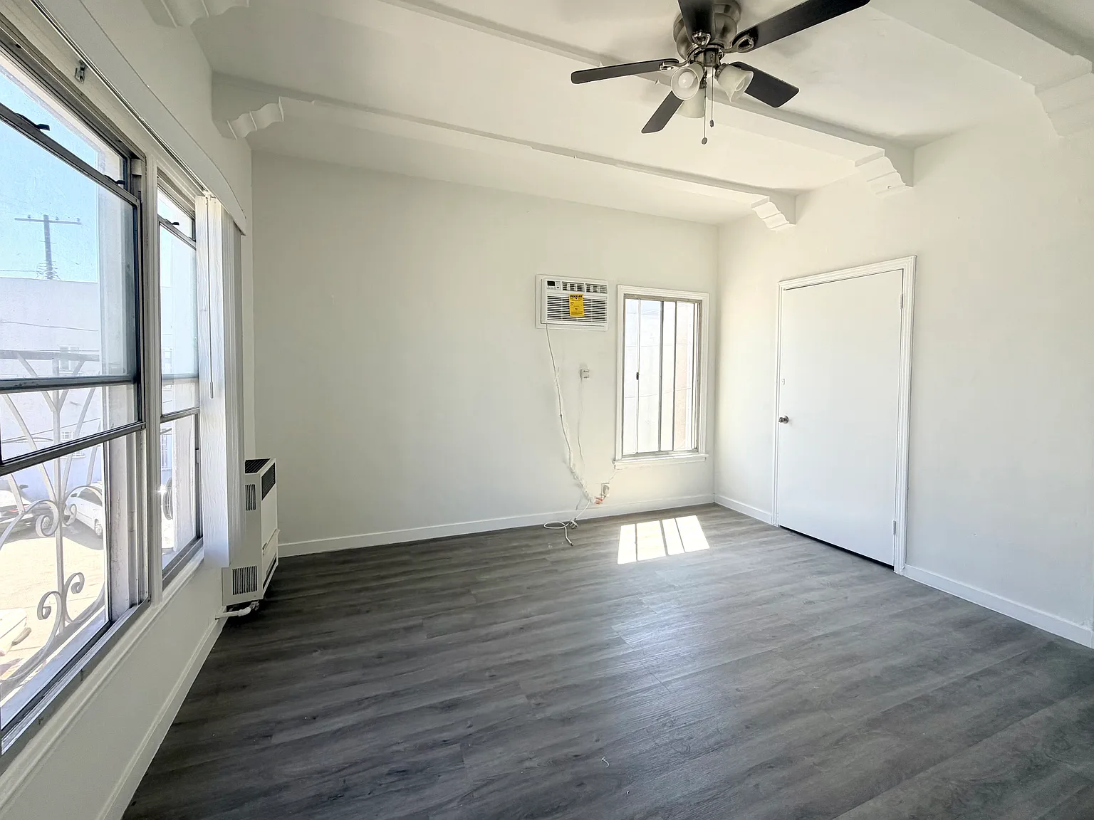 Studio, 450 sqft, $1,545 — Photo 3