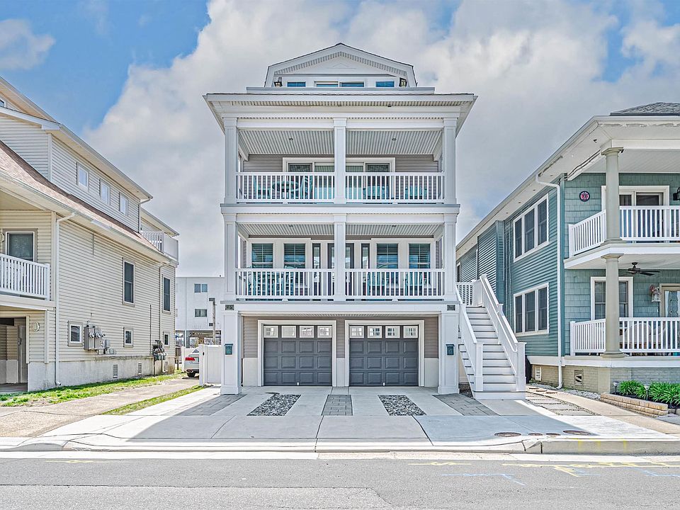1st image of 812-14 Moorlyn Ter
