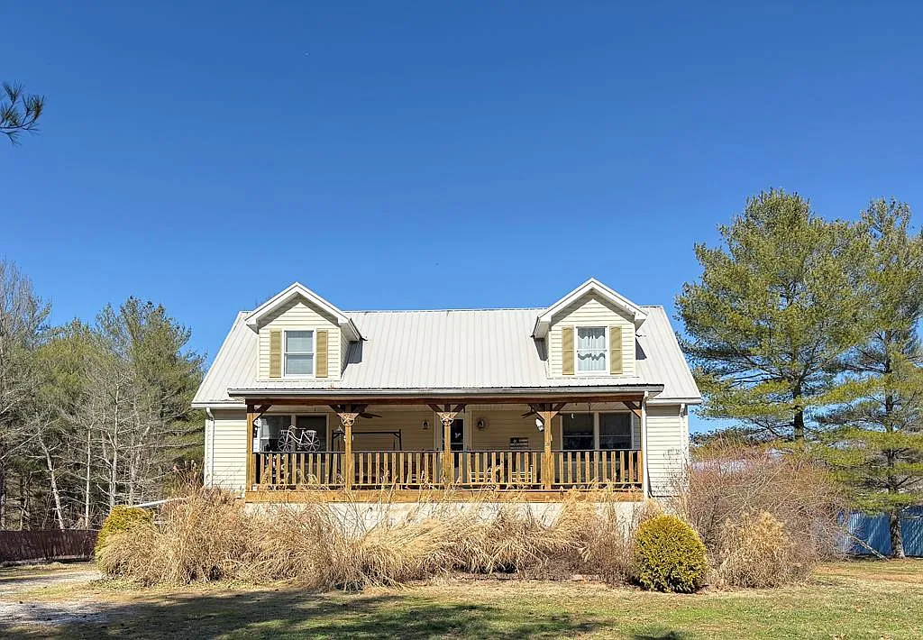 191 Beatrice St photo 1