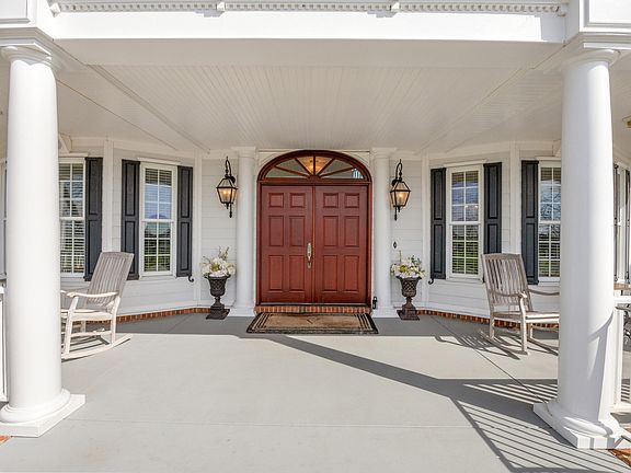 5th image of 208 Craig Ln