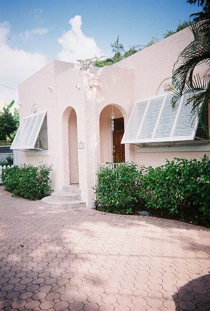 1st image of 1774 Alta Vista St