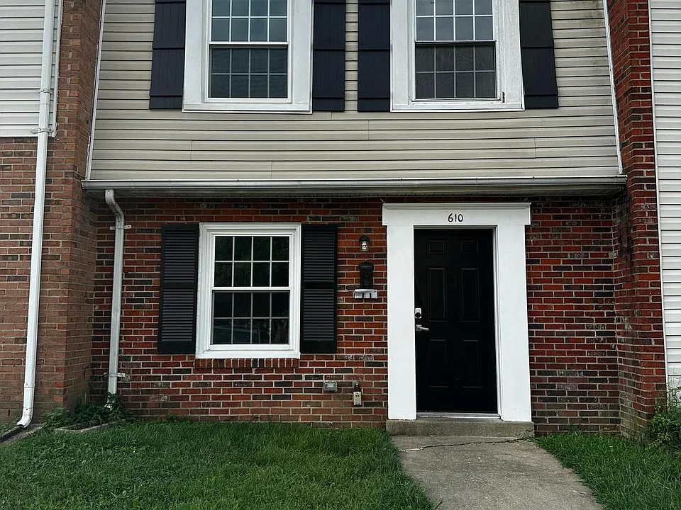 610 Denton Cir