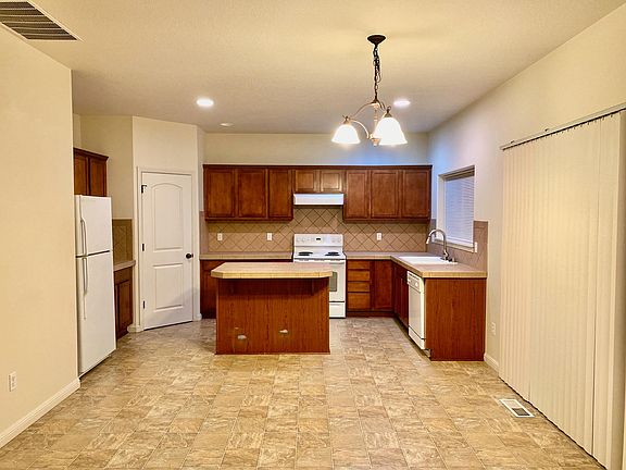 4th image of 14409 NE 7th Ave