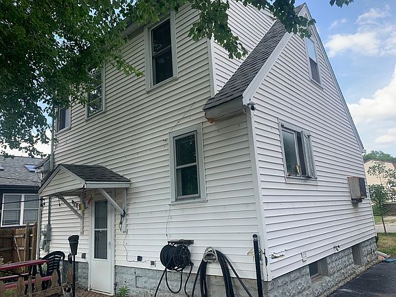 3rd image of 125 SE Circle Dr