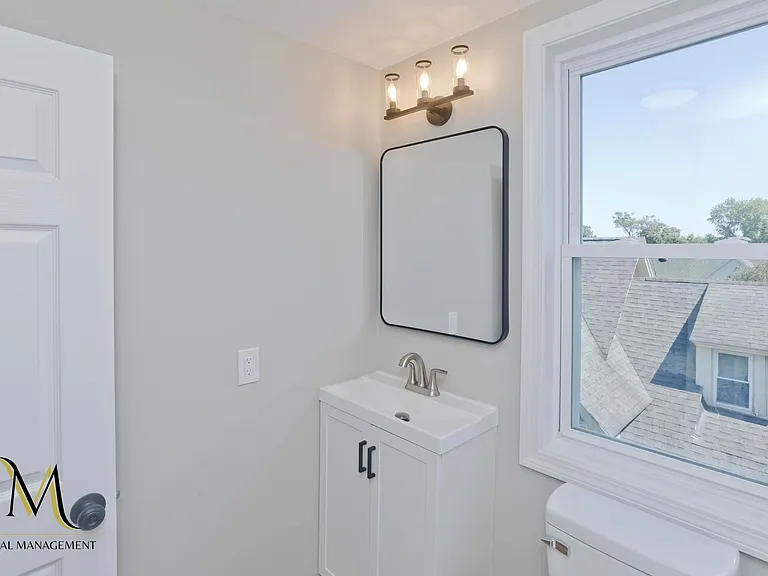 24 Hilton St — Photo 12