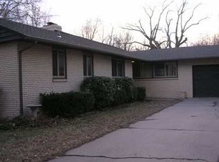 225 S Weaver St, Hesston, KS 67062