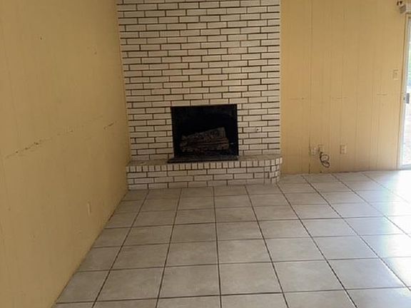 3rd image of 708 Elaine Dr