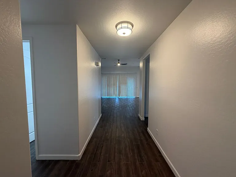 38005 W Montserrat St — Photo 20