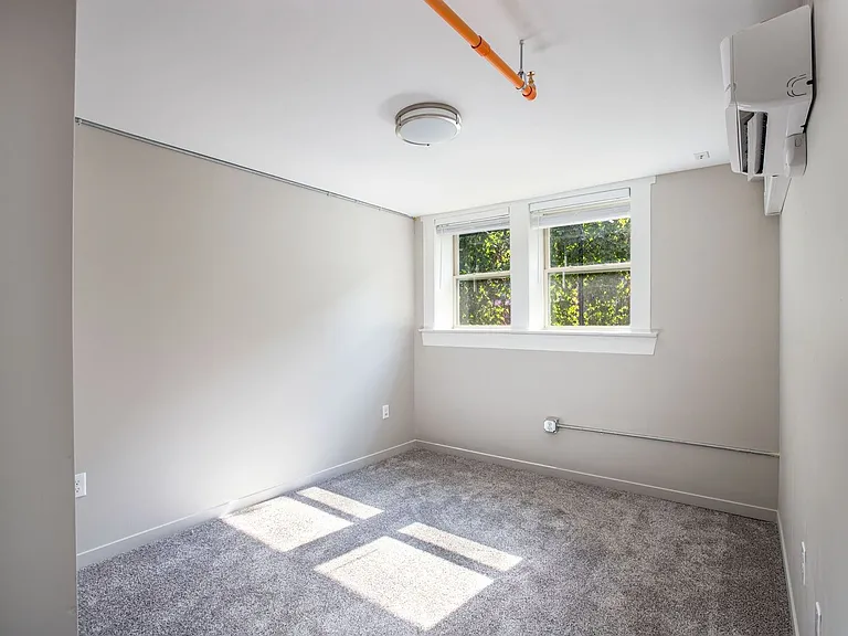The Lindley — Photo 36