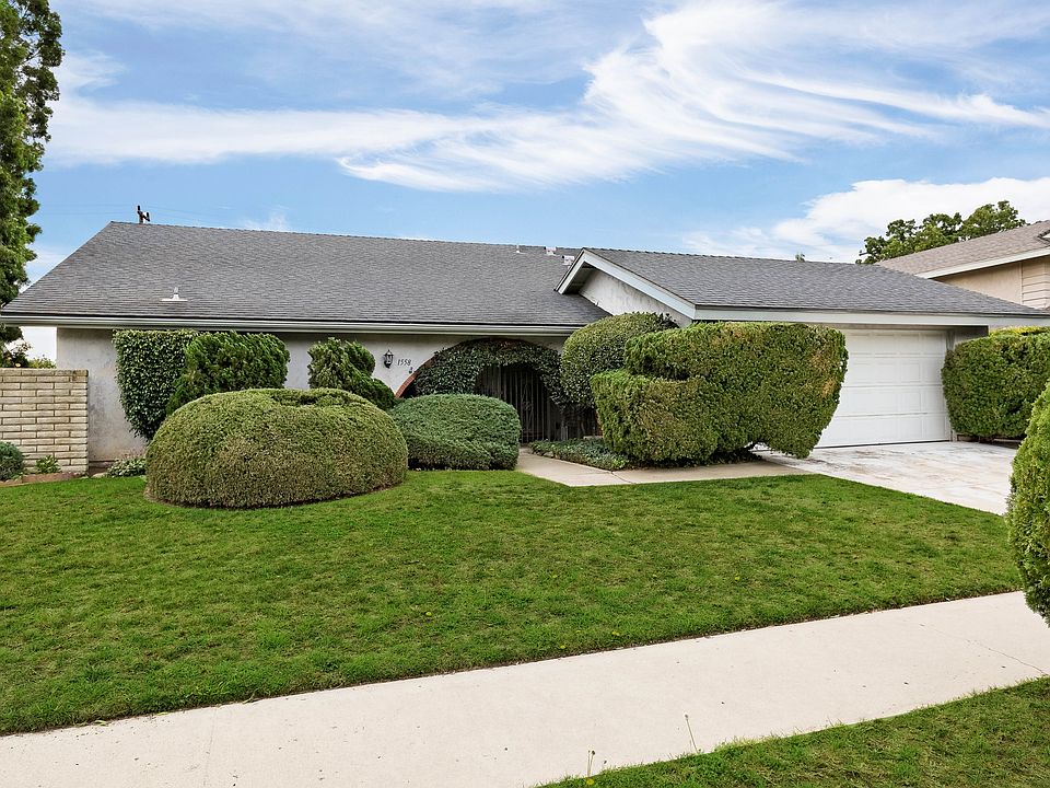 1st image of 1558 Lyndhurst Ave.