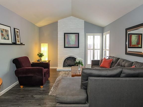5th image of 2429 Berrywood Dr