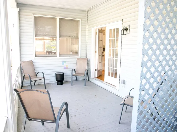 8 Vine St APT 2, Beverly, MA 01915