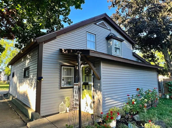 920 N Hickory St, Joliet, IL 60435