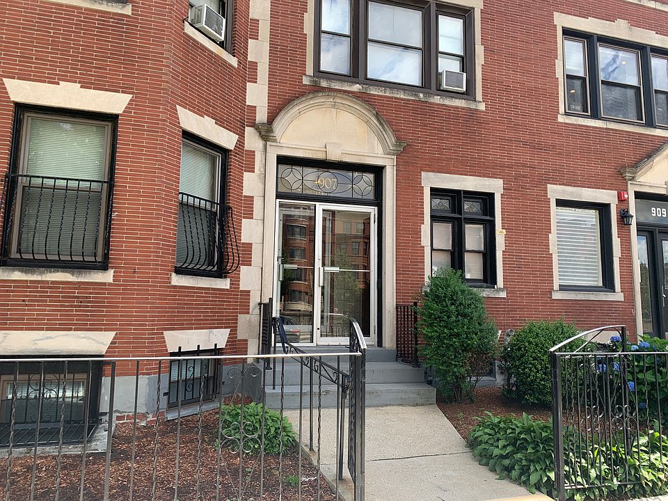 1st image of 907 Beacon St APT 2