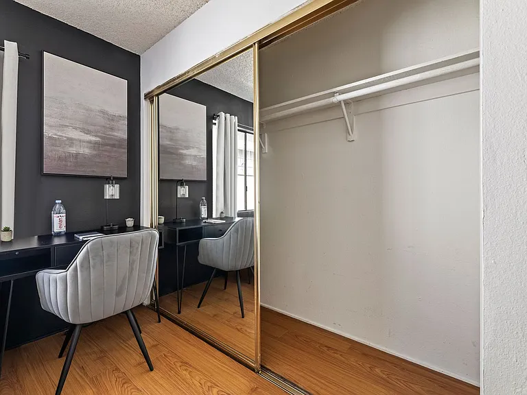 1823 Pelham Ave #6 — Photo 24