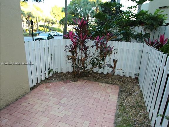 4th image of 10770 NW 66th St APT 111