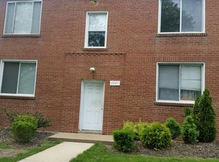 6937 Chippewa St, Saint Louis, MO 63109