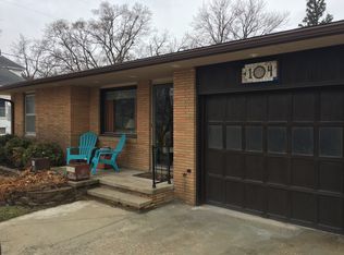 104 S West St, Valley, NE 68064
