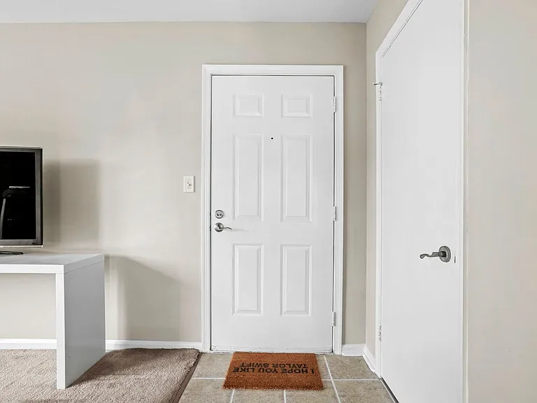 3178 Summit Square Dr #D2 — Photo 2