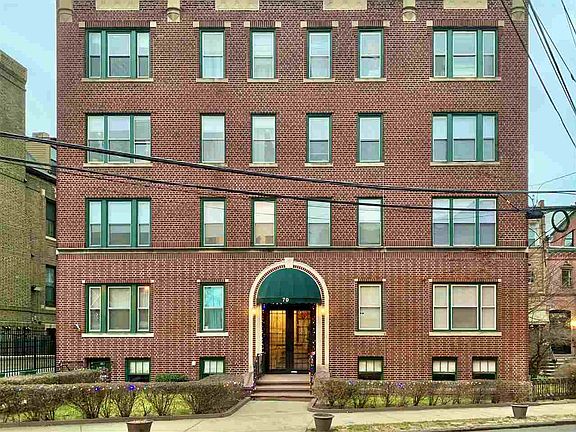 5th image of 70 Summit Ave #32