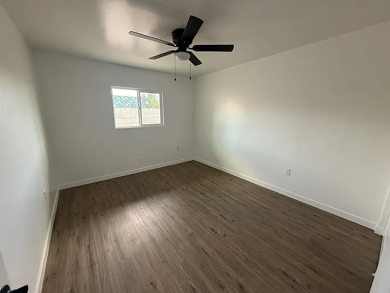 450 S Stapley Dr #C — Photo 9