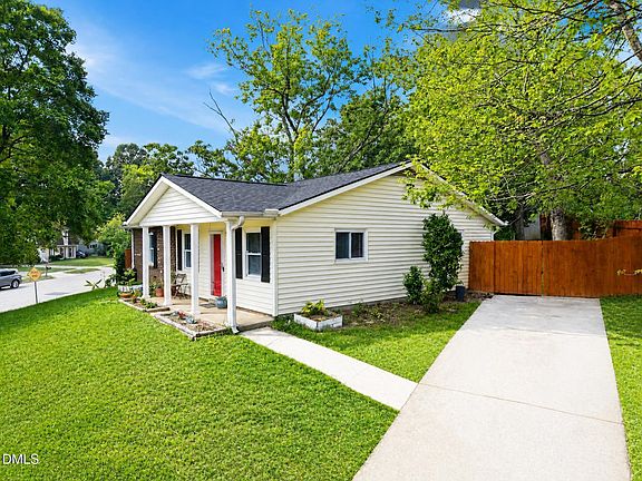 3rd image of 7401 Longstreet Dr