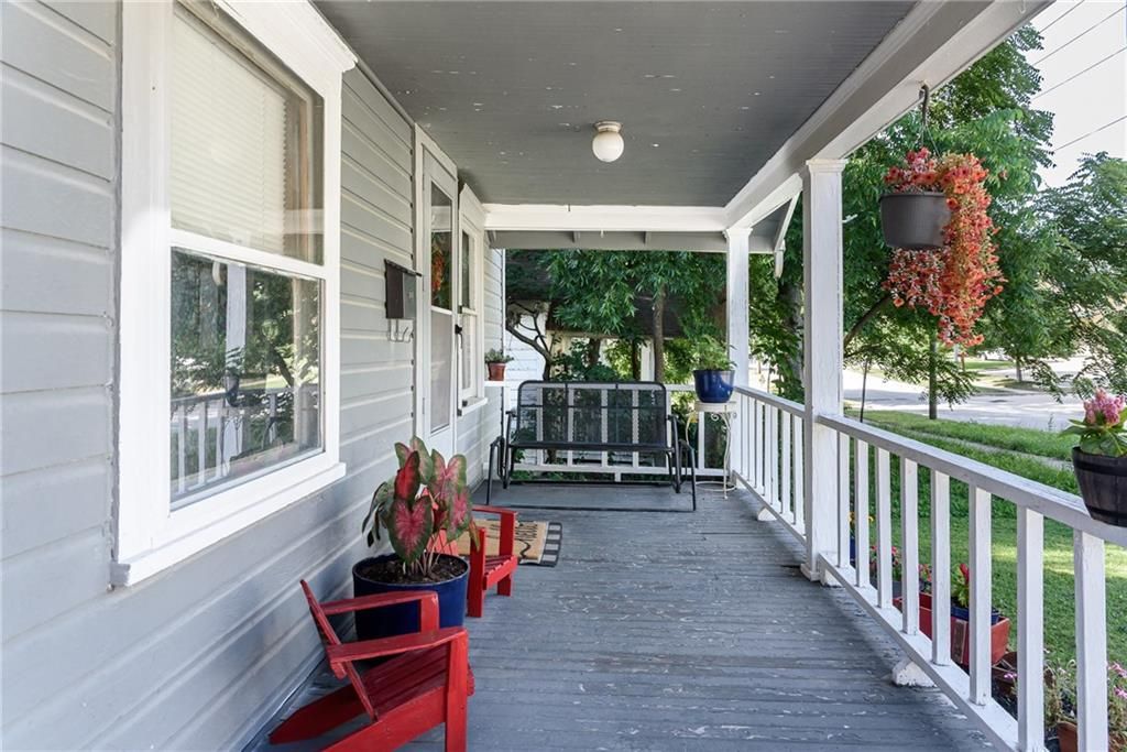 237 Allcutt Ave, Bonner Springs, KS - View 2