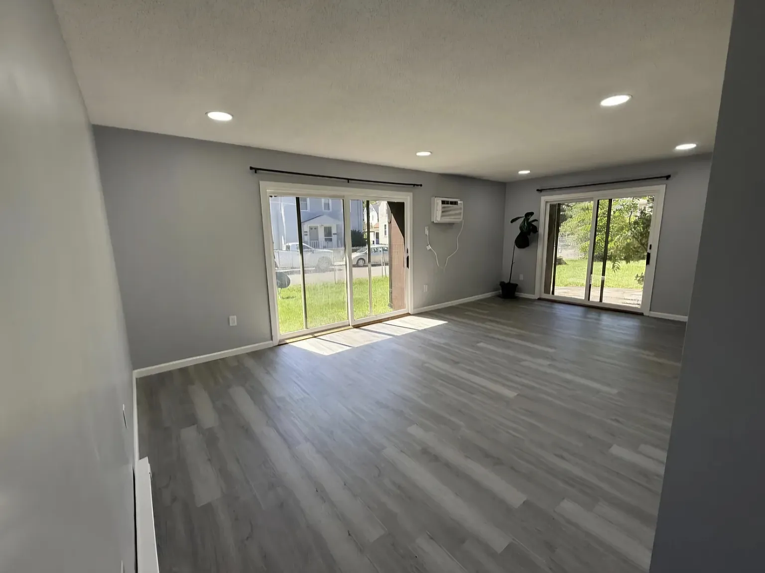 1 bed, 1000 sqft, $1,650 — Photo 1