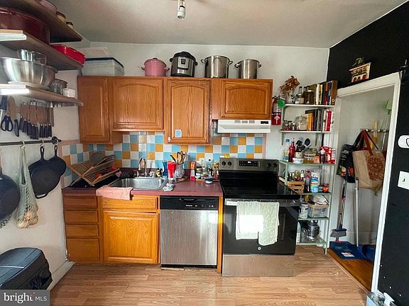 2nd image of 5408 Spruce St Floor 2