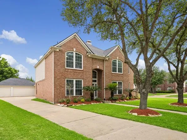 5002 Hearth Hollow Ln, Sugar Land, TX 77479