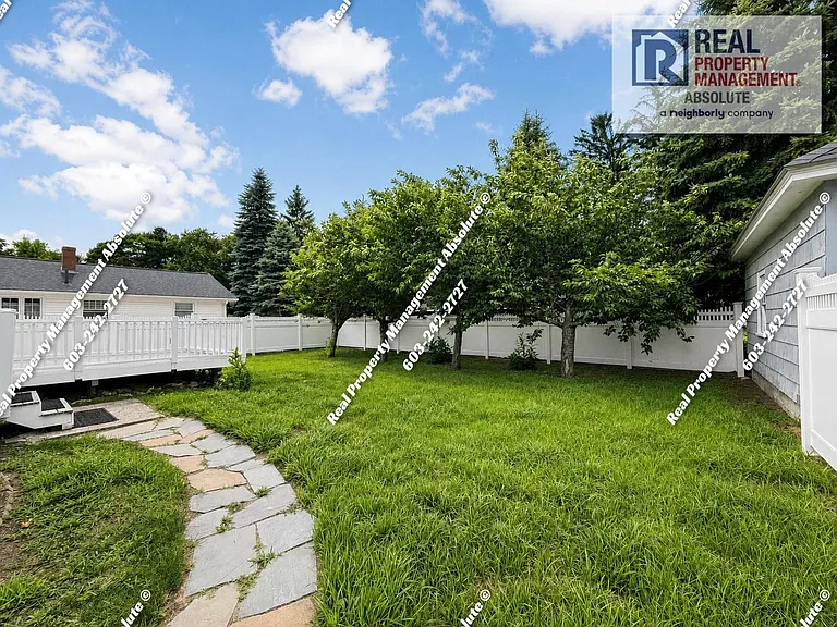 11 E Dunstable Rd — Photo 38