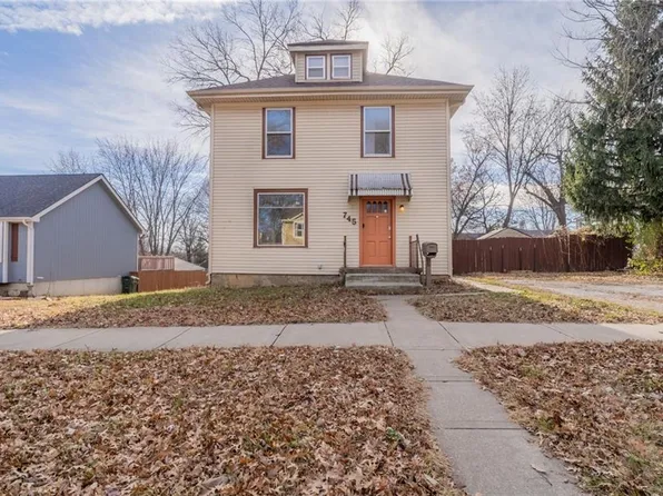 745 Michigan Ave, Leavenworth, KS 66048
