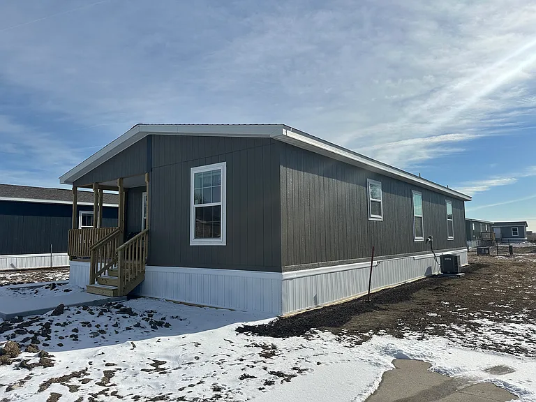 209 E 37th Pl — Photo 8