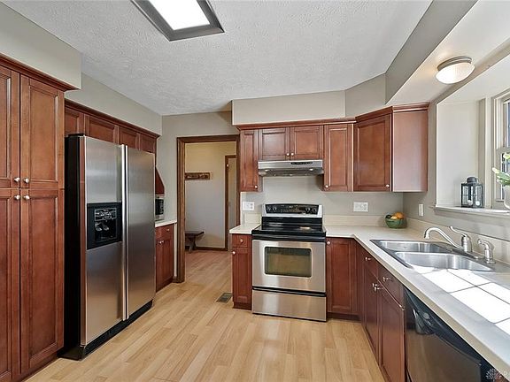 3rd image of 7865 John Elwood Dr