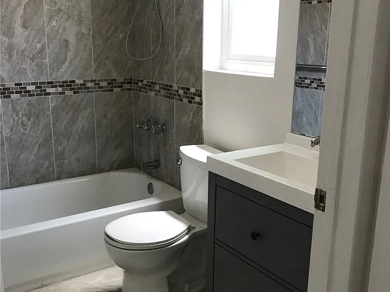 454 E Avenue Q3 #5 — Photo 7