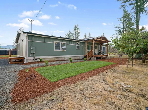 137 Fir St, Gates, OR 97346