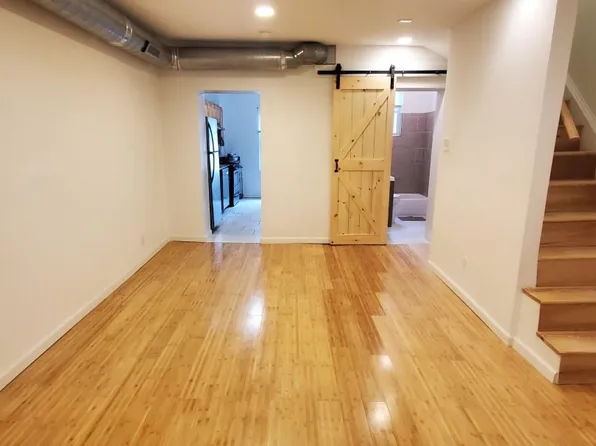 930 S 5th St #2, Philadelphia, PA 19147