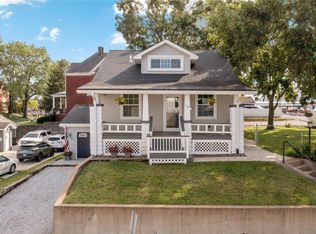16 E East St, Belleville, IL 62220