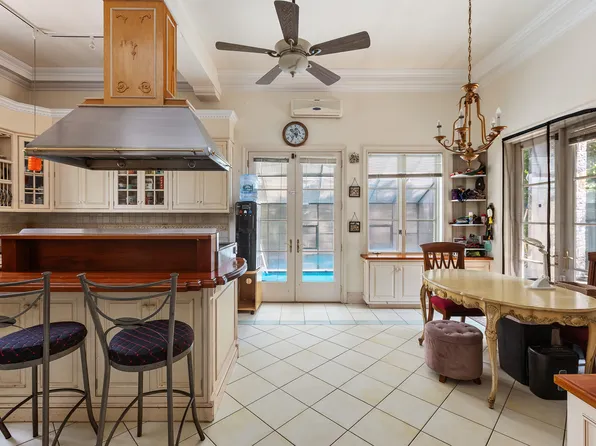 5440 Independence Avenue image 14 of 36