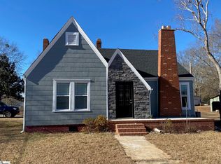 901 N Harper St, Laurens, SC 29360