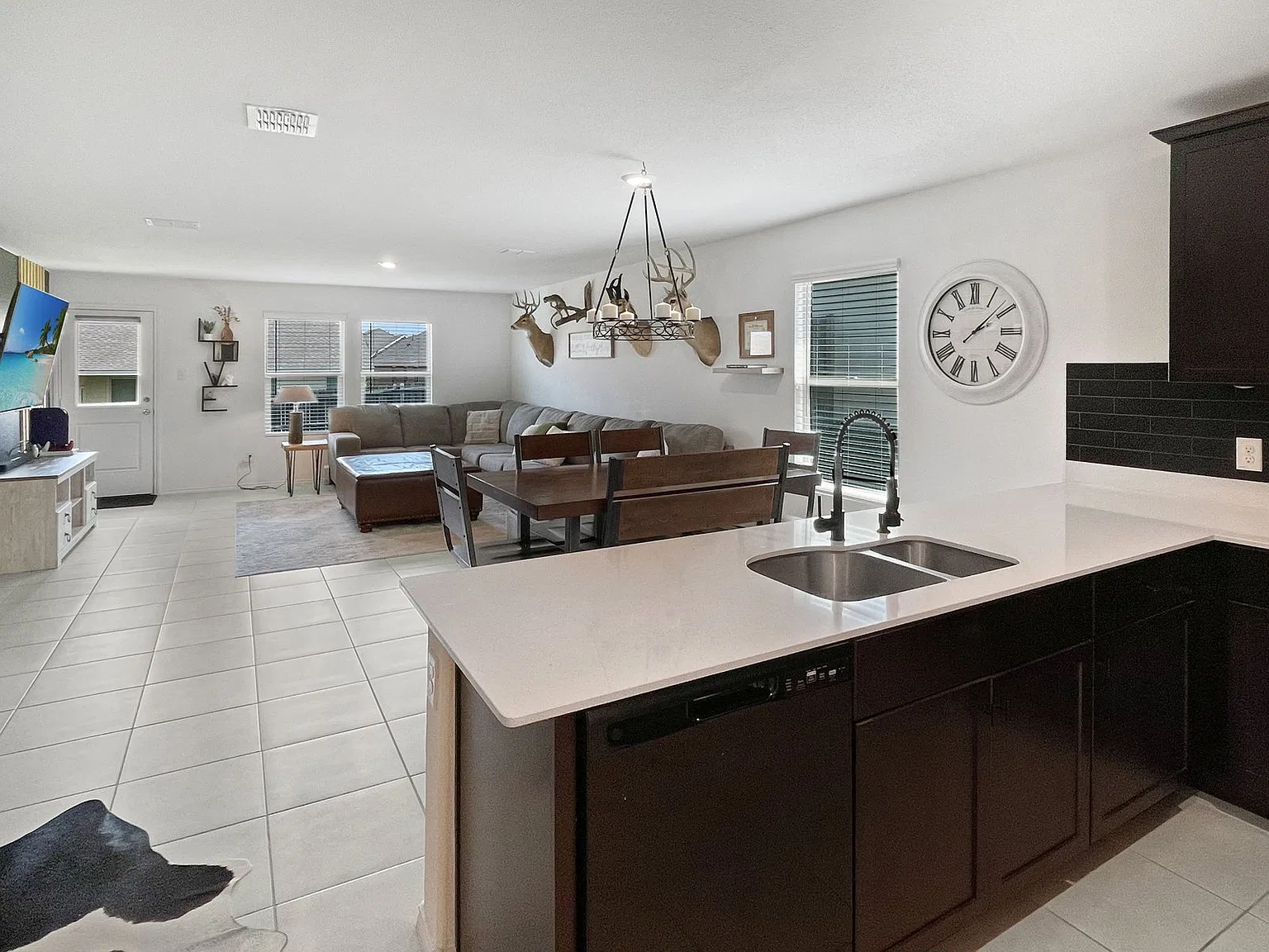 3 bed, 2.0 bath, 1515 sqft, $2,200 — Photo 4