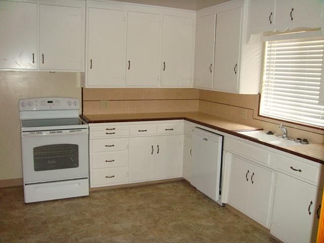 2nd image of 1518 Cherrywood Dr