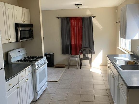 4th image of 114 E Cornell Ave