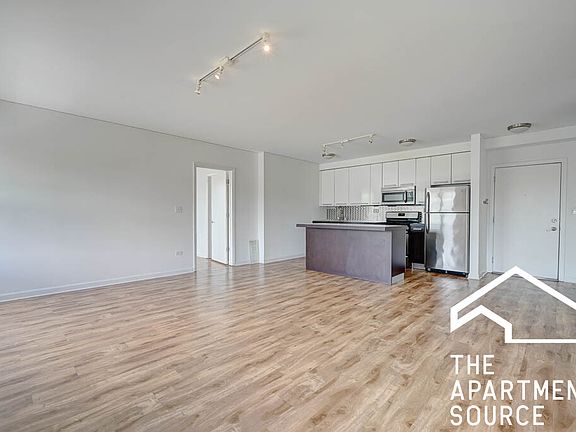 4th image of 1540 W Glenlake Ave #3A