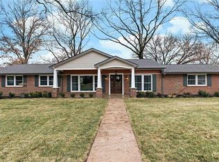 857 Rolfe Dr, Saint Louis, MO 63122