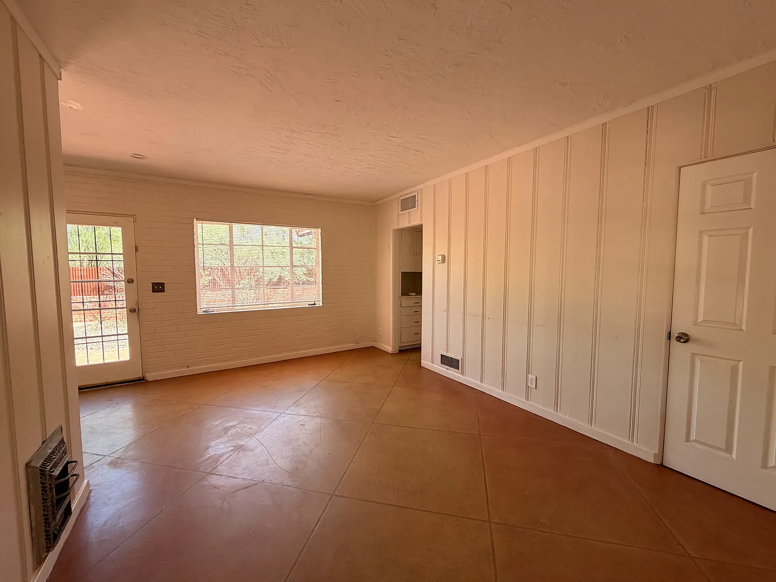 2 bed, 685 sqft, $1,595 — Photo 4