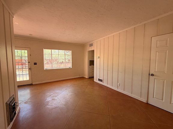 4th image of 1321 E 9th St