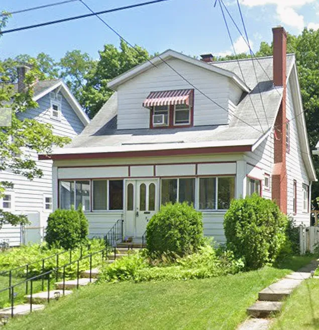 74 Hollywood Ave